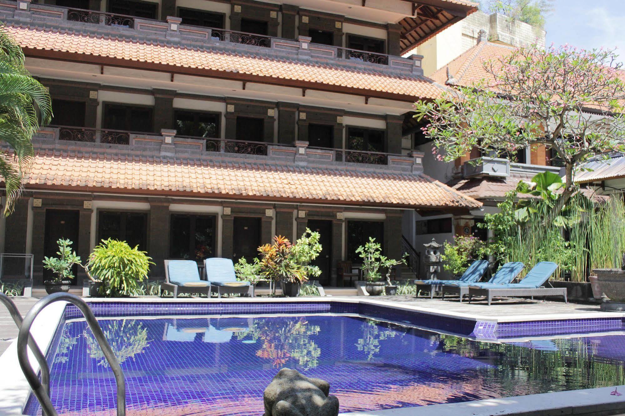 Hotel Puri Tanah Lot 庫塔 外观 照片