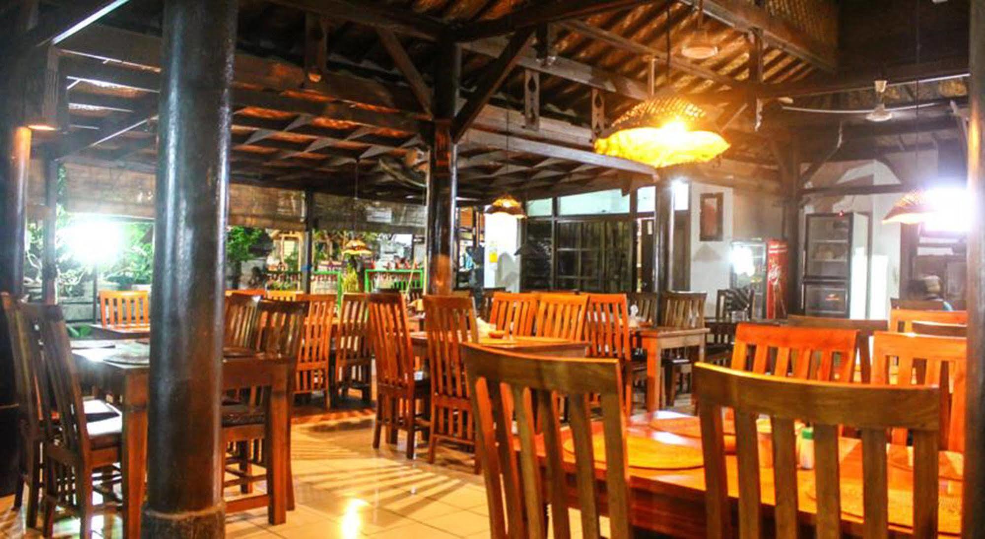 Hotel Puri Tanah Lot 庫塔 外观 照片