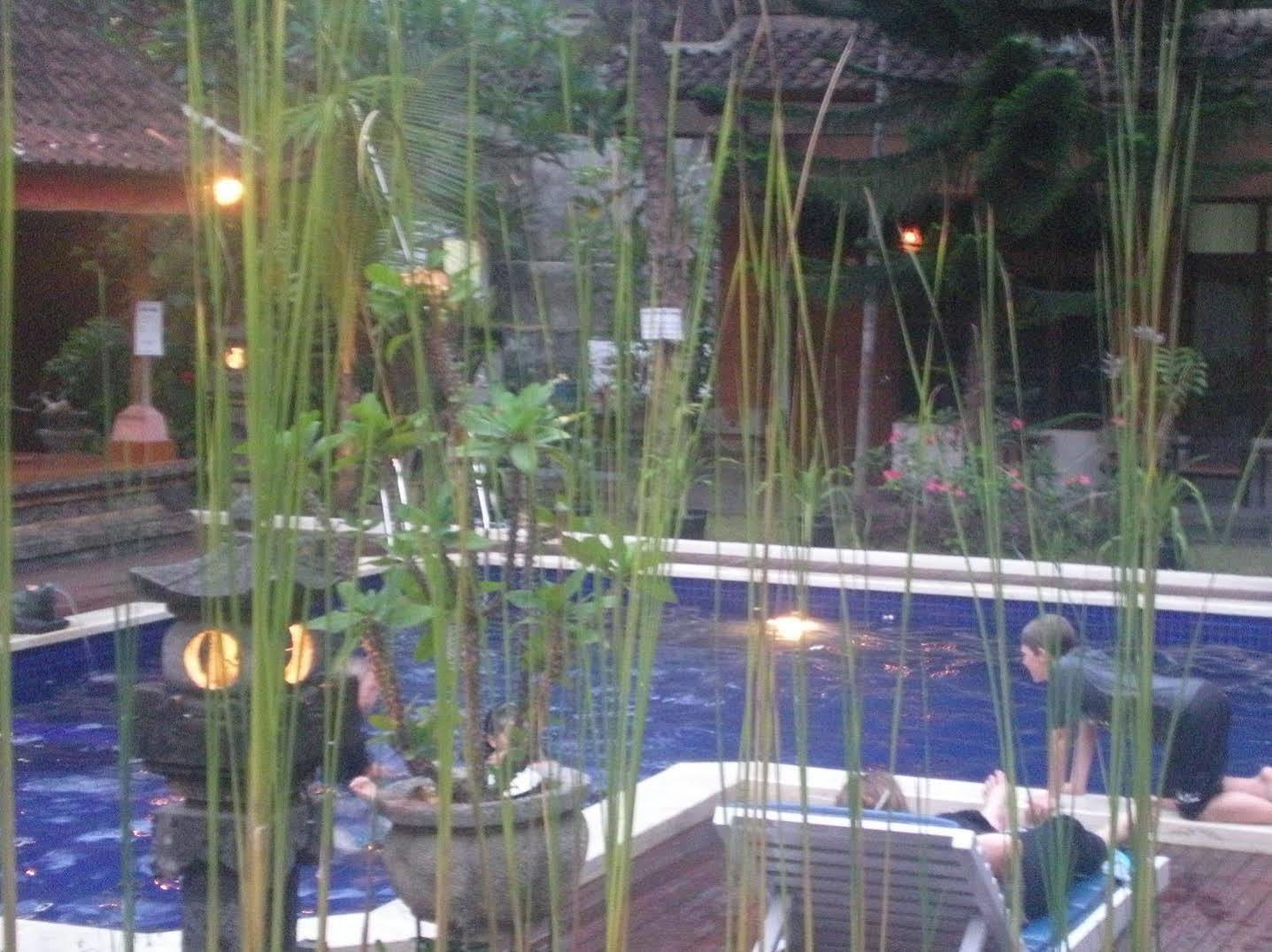 Hotel Puri Tanah Lot 庫塔 外观 照片