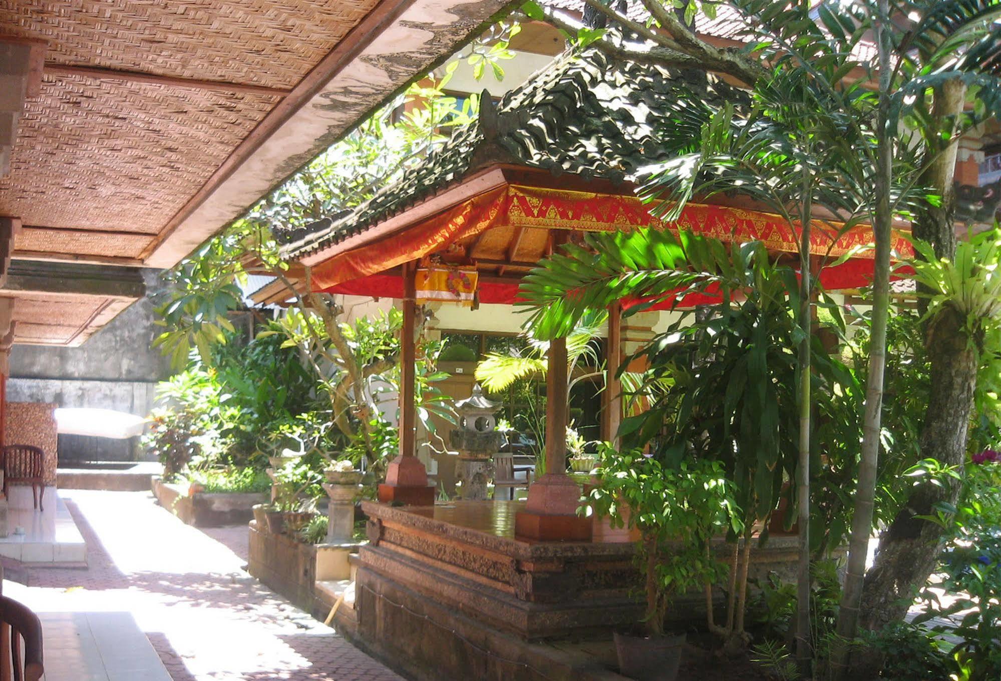 Hotel Puri Tanah Lot 庫塔 外观 照片