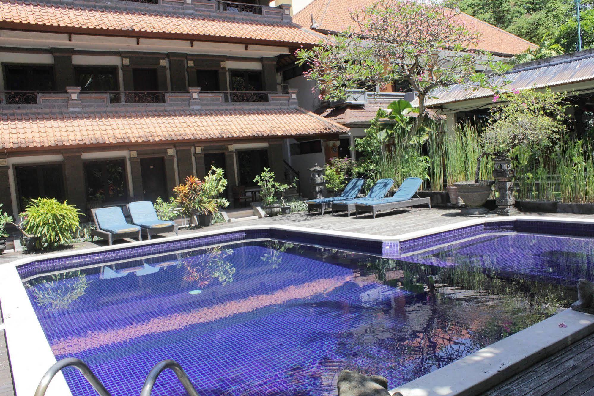 Hotel Puri Tanah Lot 庫塔 外观 照片